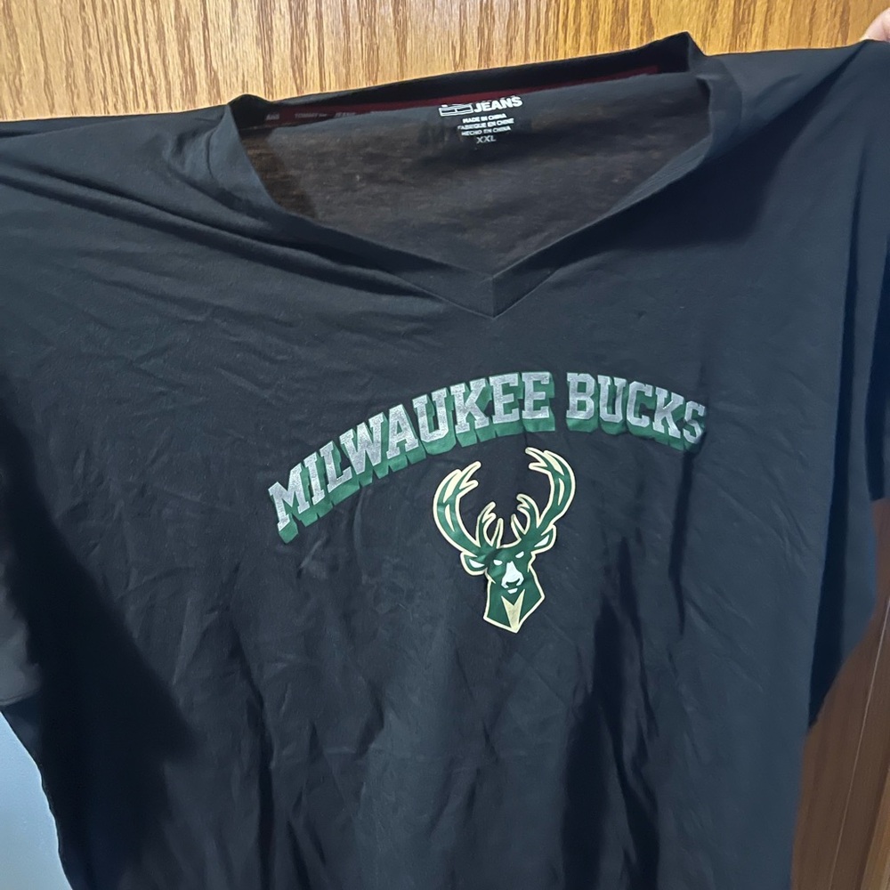 Milwaukee BucksTommy Hilfiger Black T-Shirt with Red Accents